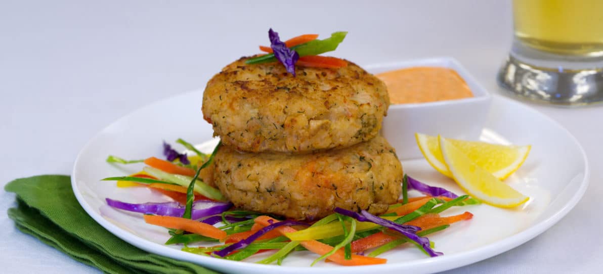 Gourmet Seafood Crab Cake with Sriracha Remoulade Sauce